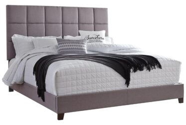 Dolante King Gray Upholstered Bed