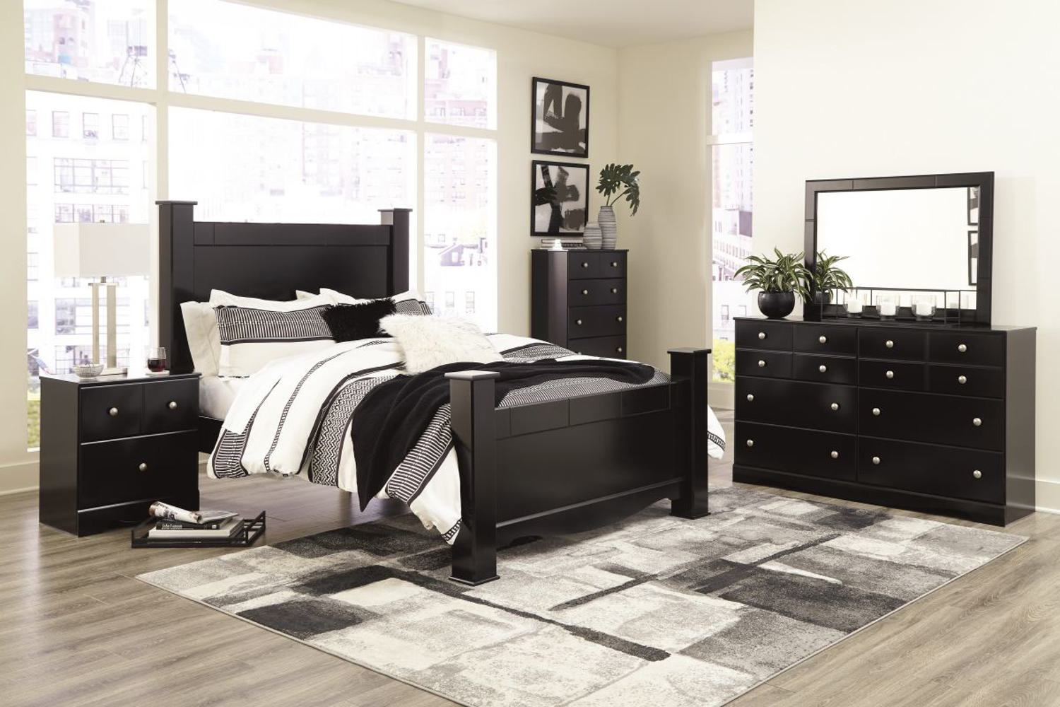 Mirlotown Queen Poster 4 Piece Bedroom Set