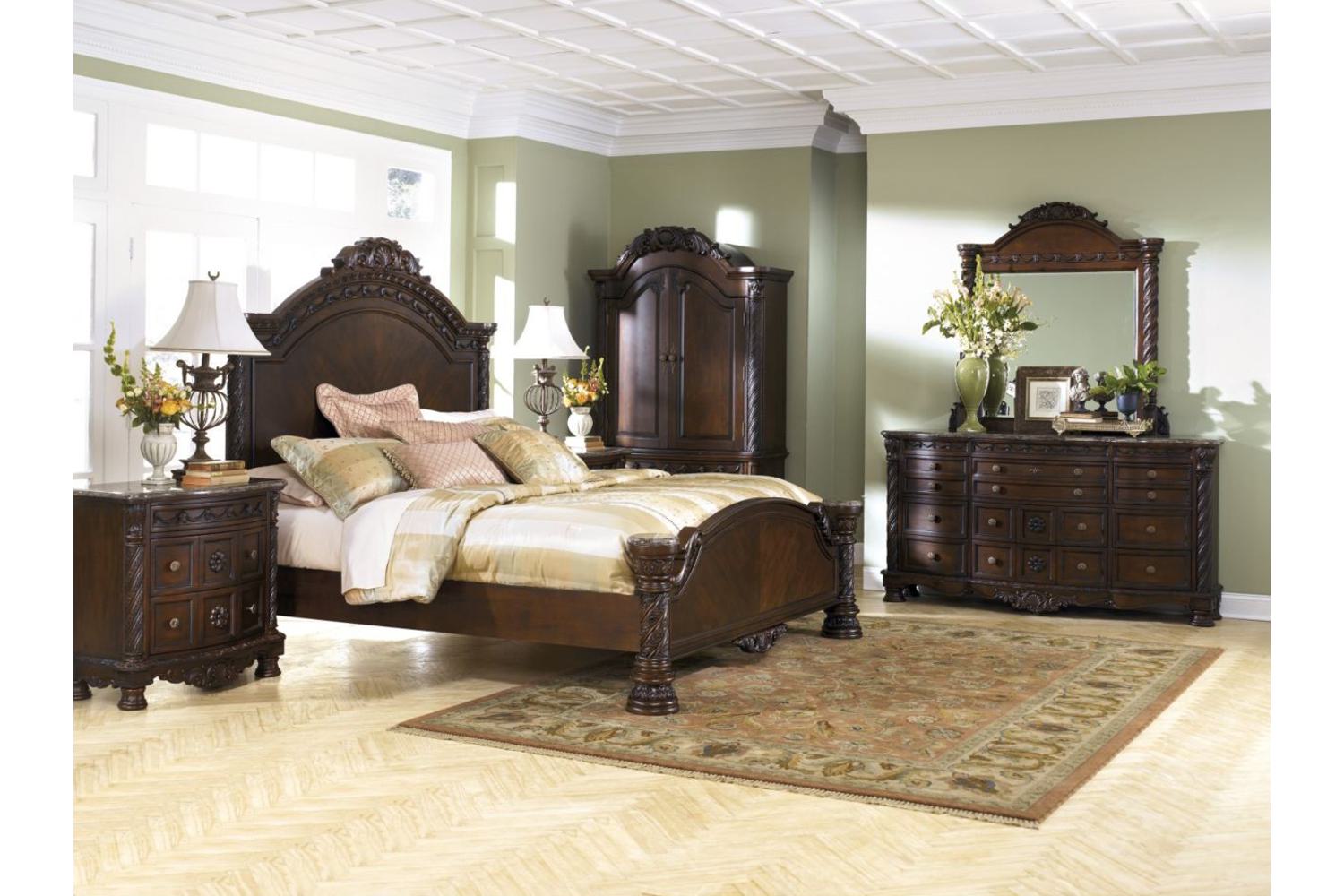 North Shore Queen Panel 4 Piece Bedroom Set