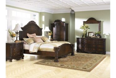 North Shore Queen Panel 5 Piece Bedroom Set
