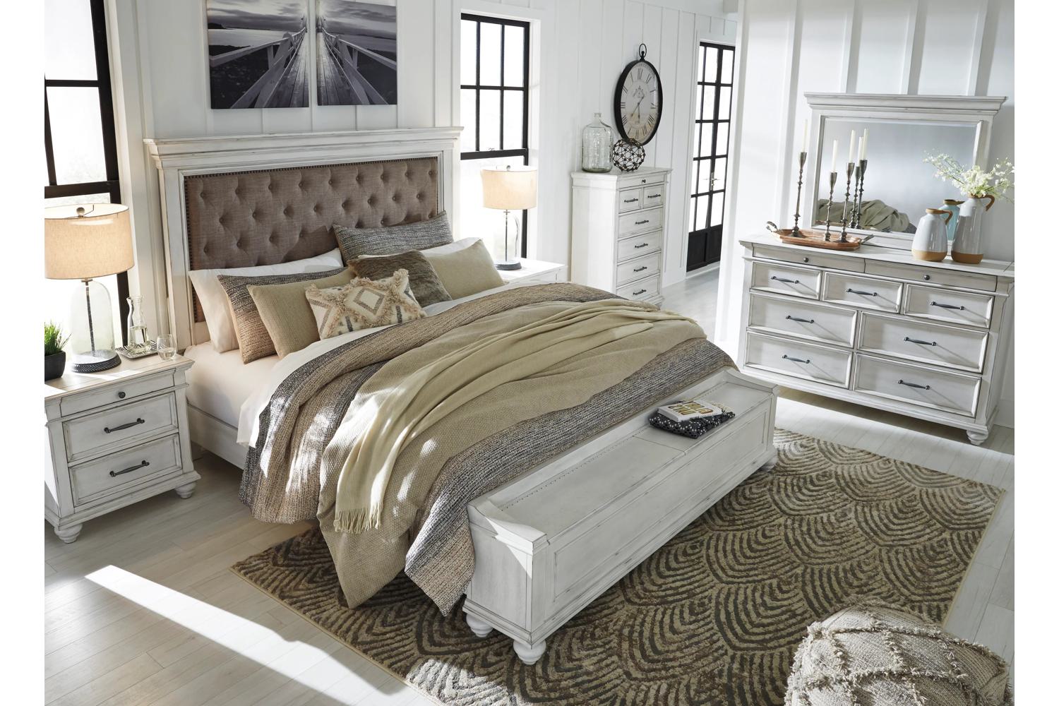 Kanwyn Whitewashed Upholstered King 4 Piece Bedroom Set With