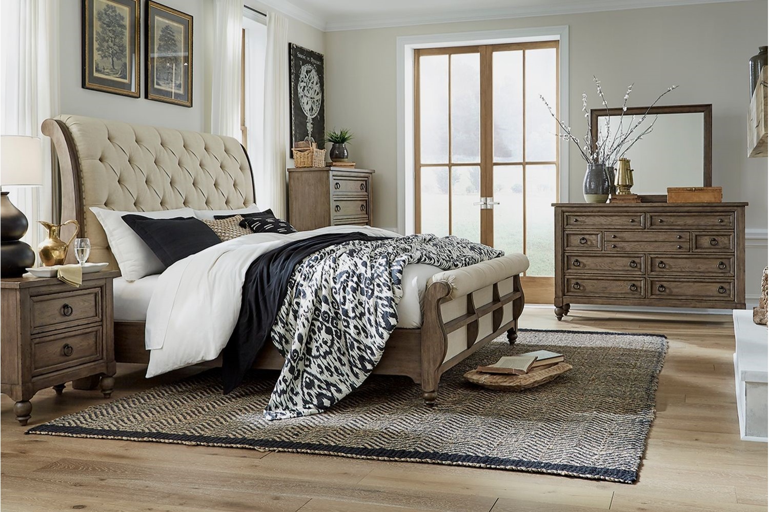 Americana Farmhouse Queen 5 Piece Bedroom Set