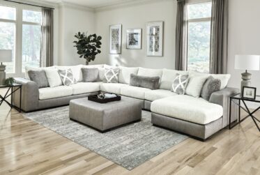 Attract Dove 4-Piece Sectional