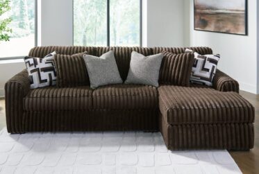Midnight-Madness Chocolate 2-Piece Sectional With Right Chaise