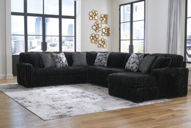 Midnight-Madness 4-Piece Sectional With Right Chaise