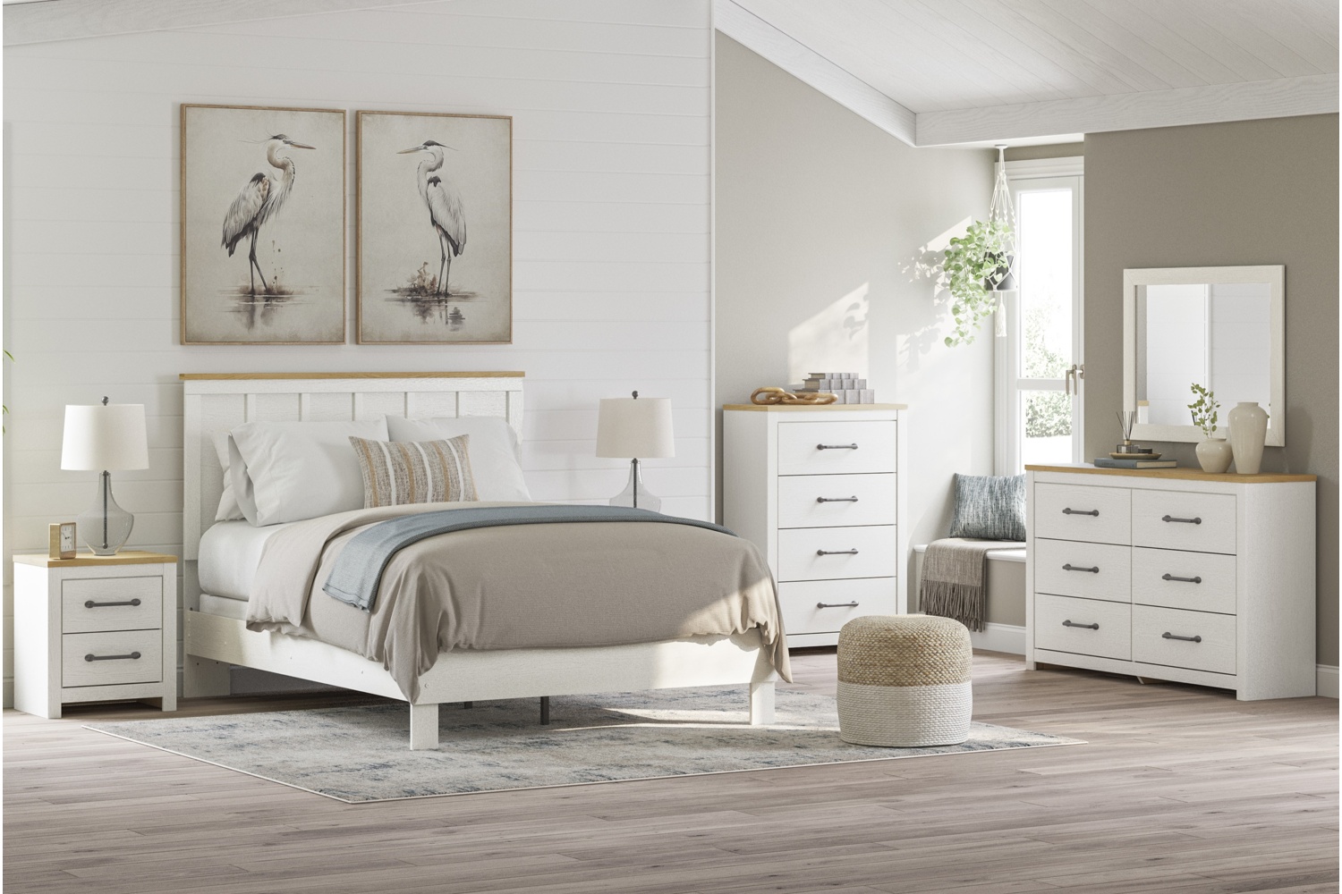 Linnocreek Two-Tone Queen 5 Piece Bedroom Set