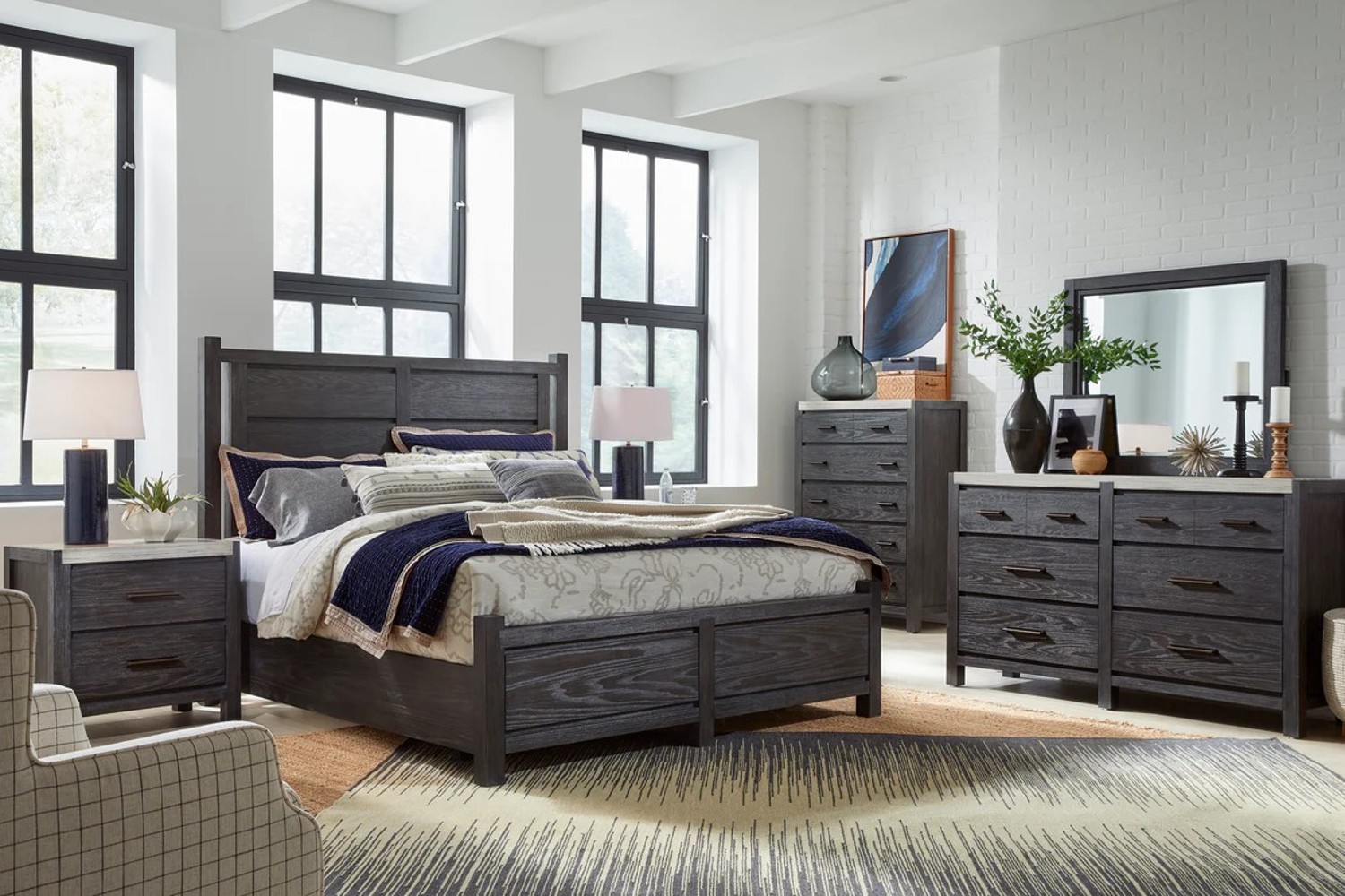 Plum Creek Ravenwood Black 4 Piece Queen Bedroom Set