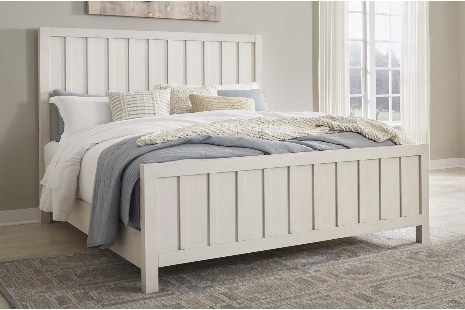 Shaybrock Antique White King Panel Bed