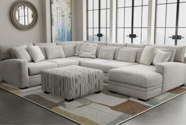 Brighton Wheat 3-Piece Sectional With Right Chaise
