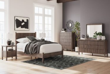 Pamytta Brown King Panel 5 Piece Bedroom Set