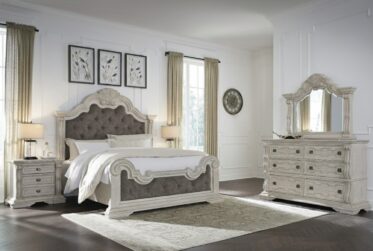 Bruchandi Antique White King Upholstered 4 Piece Bedroom Set