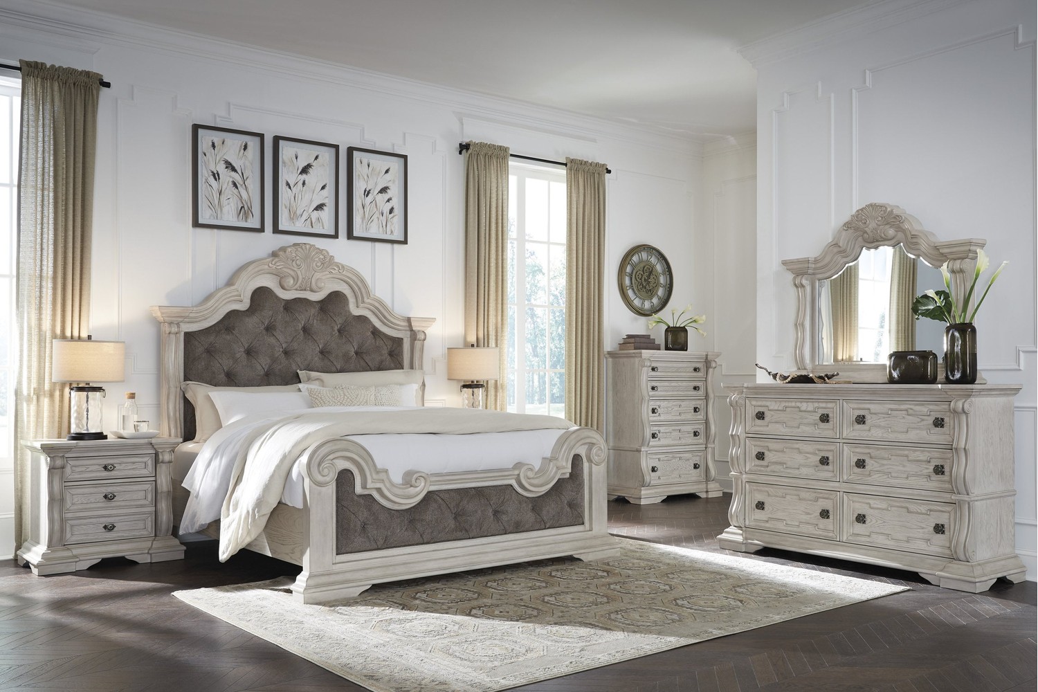Bruchandi Antique White King Upholstered 5 Piece Bedroom Set